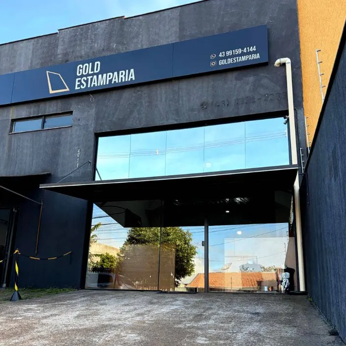 Fachada da sede física da Gold Estamparia em Londrina